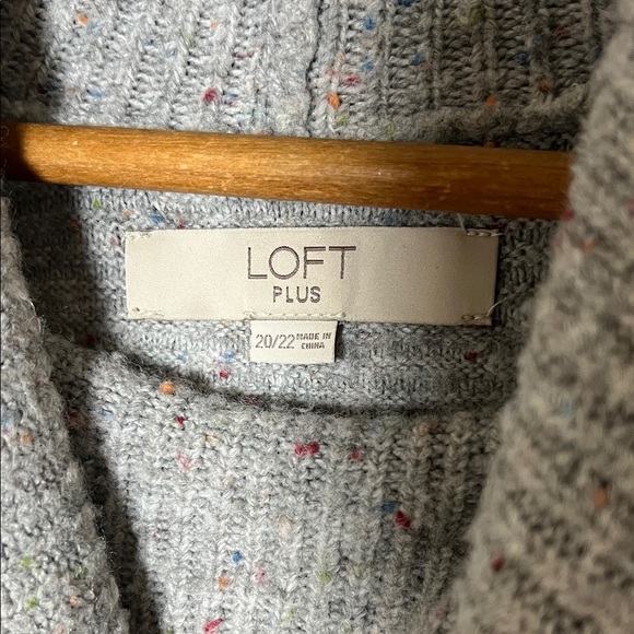 Loft Plus Grey Mulit Color Speckled Accents Cozy Turtleneck Sweater Size 20/22 - Picture 4 of 7